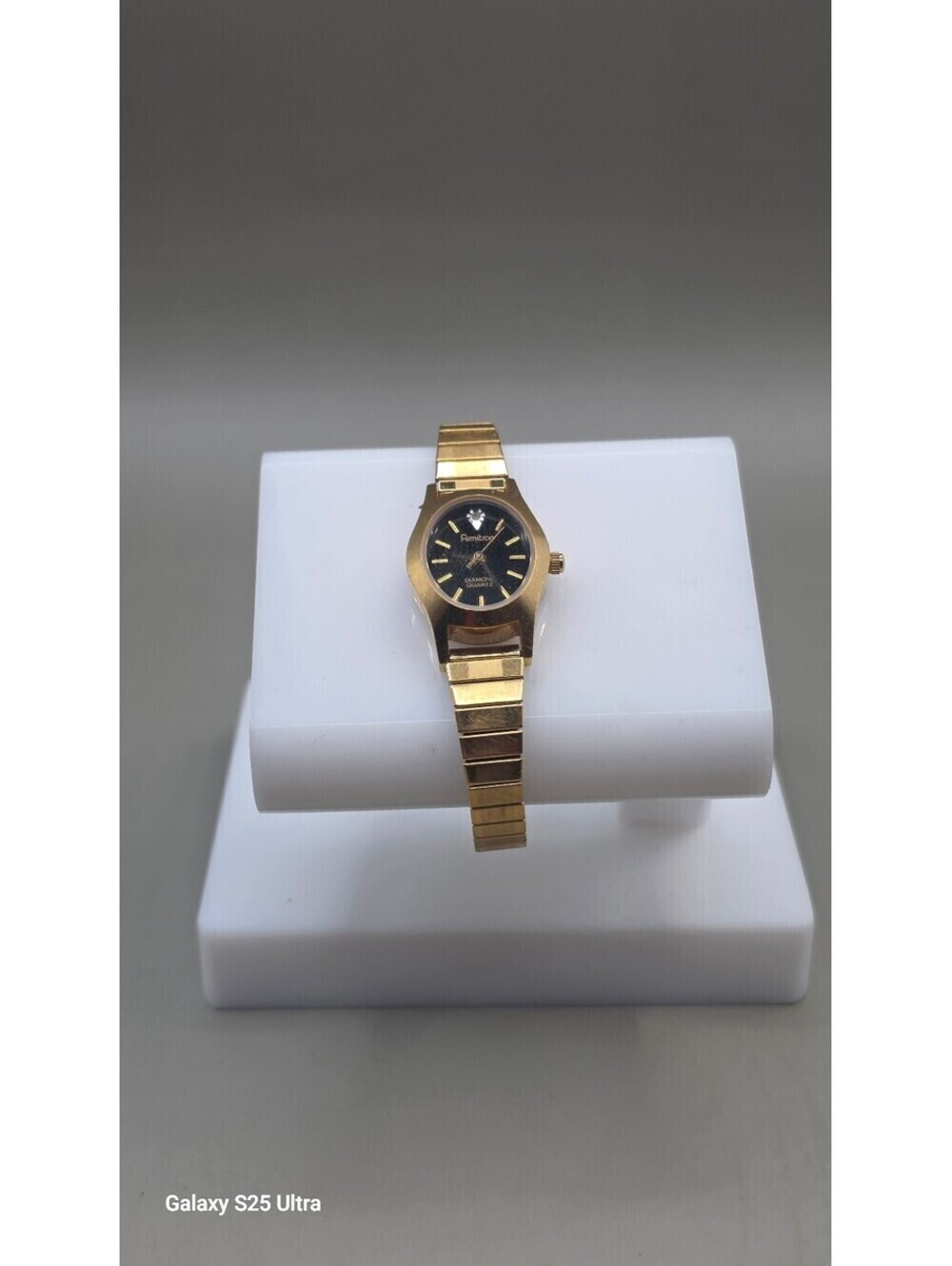 Armitron Ladies Gold Tone Diamond Quartz Dress Watch/ 18mm